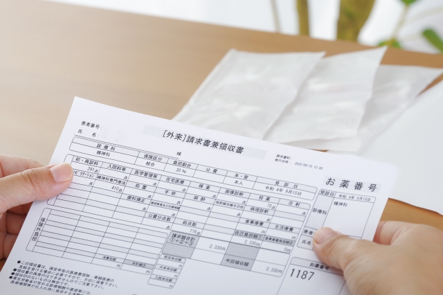【2025年対応】歯科医院も対象に！明細書の交付義務化とは？